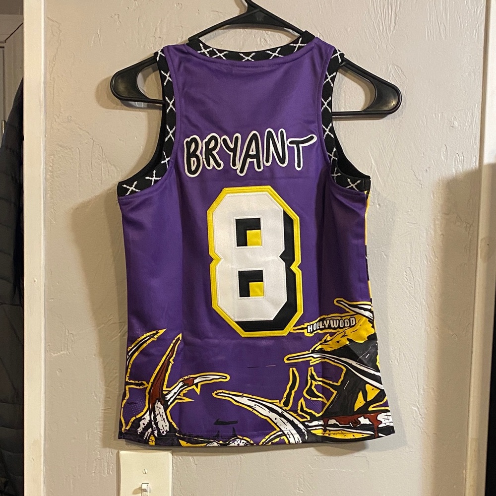 Kobe Bryant Los Angeles Jersey - Picture 3 of 4